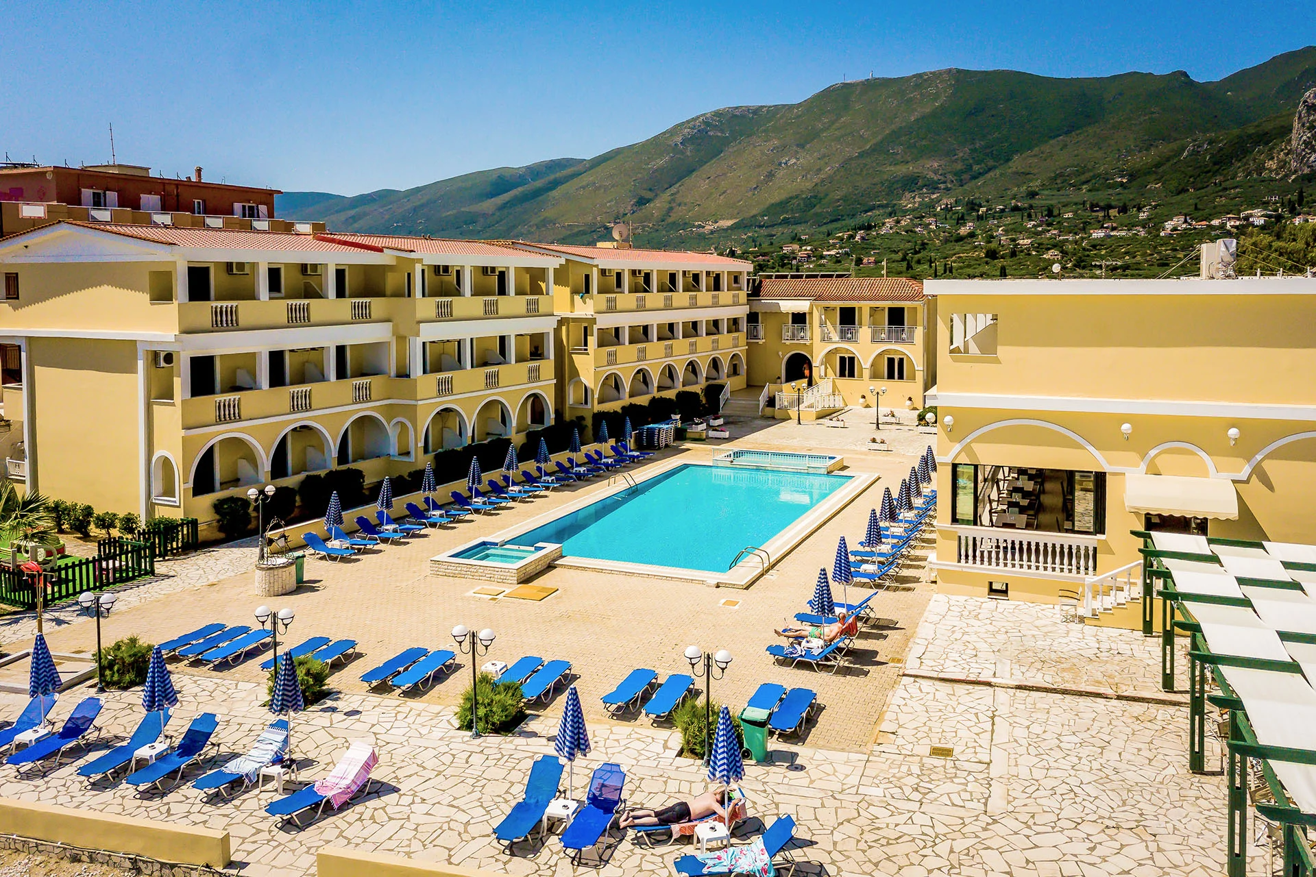 Konstantin Beach Hotel